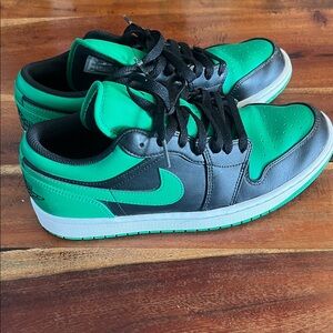 Nike Dunks Green and Black Sneakers